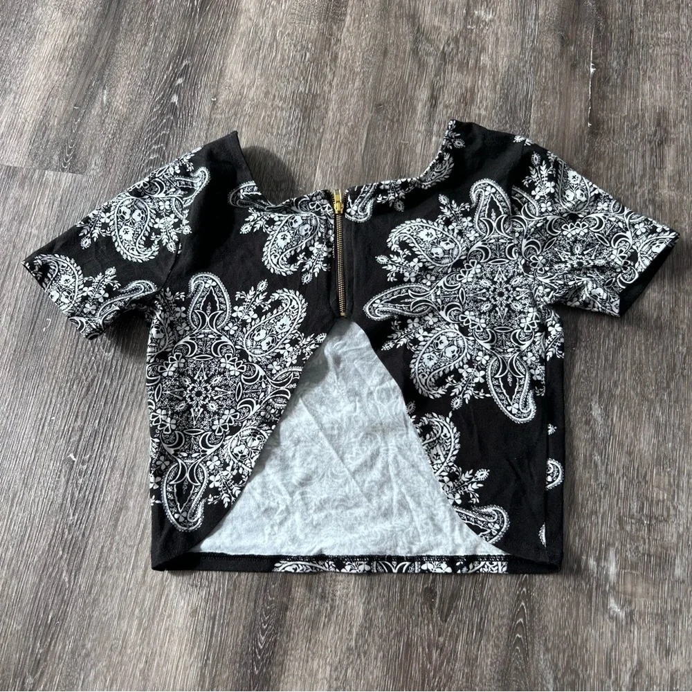 Size small backless Crop Tops - Picture 5 of 5